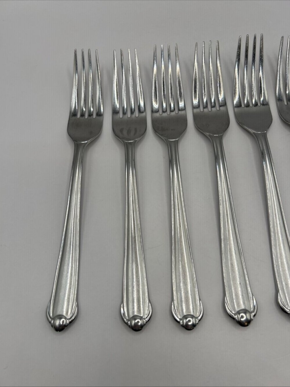 Mikasa CLASSICO SATIN Dinner Forks (Set of 8) Gerald Patrick 18/8 Korea 8 1/8" - Picture 2 of 16